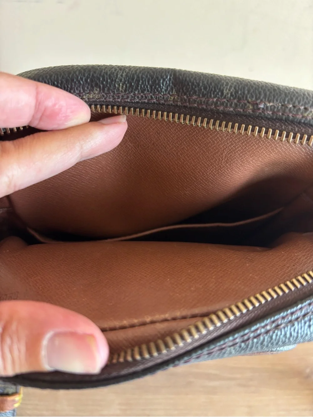 Authentic Louis Vuitton monogram crossbody bag
